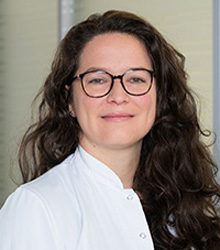 Dr. Manuela KAML