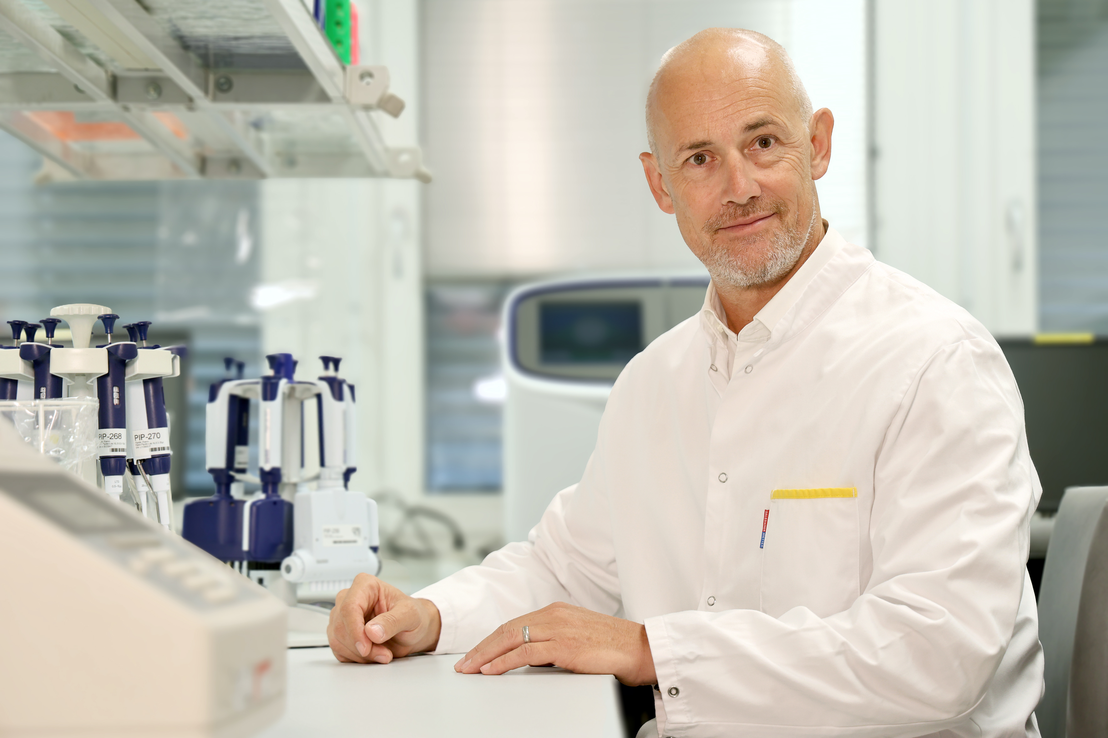 Porträt von Walther Parson im Labor