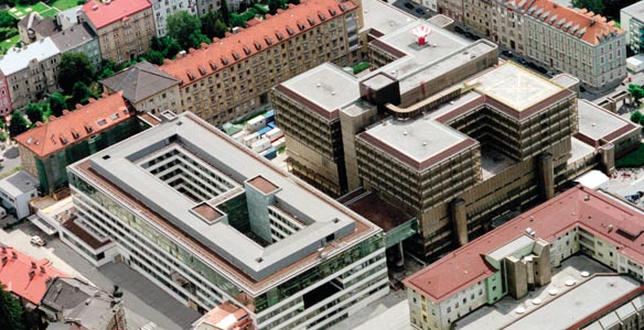 Luftaufnahme Klinikareal Innsbruck Symbolbild